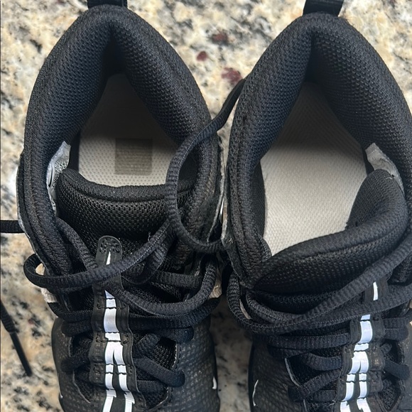 Nike Black and White Football or Lacrosse Spikes - Picture 5 of 6